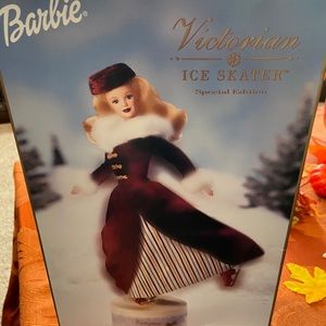 NIB Victoria Ice Skater Barbie real music & skate